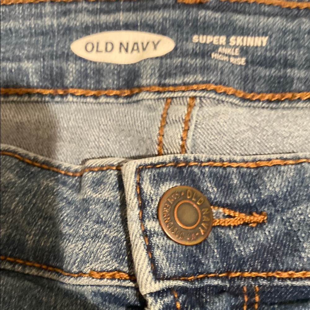 Old Navy Blue Skinny Jeans with Timeless Appeal